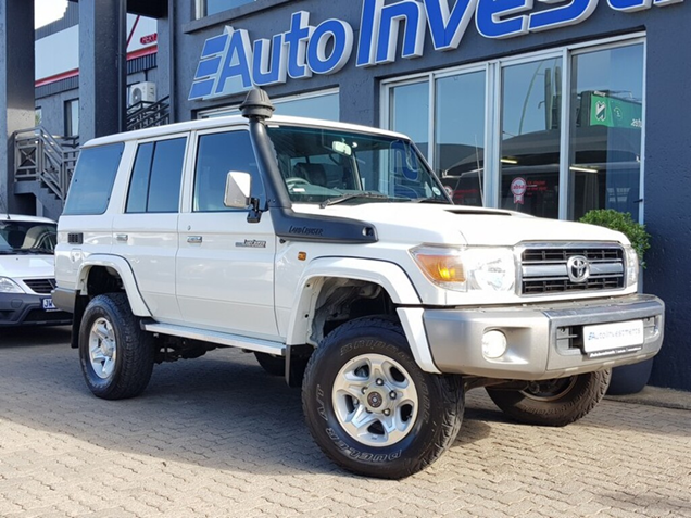 Toyota Land Cruiser 76 4.5 Diesel Station Wagon